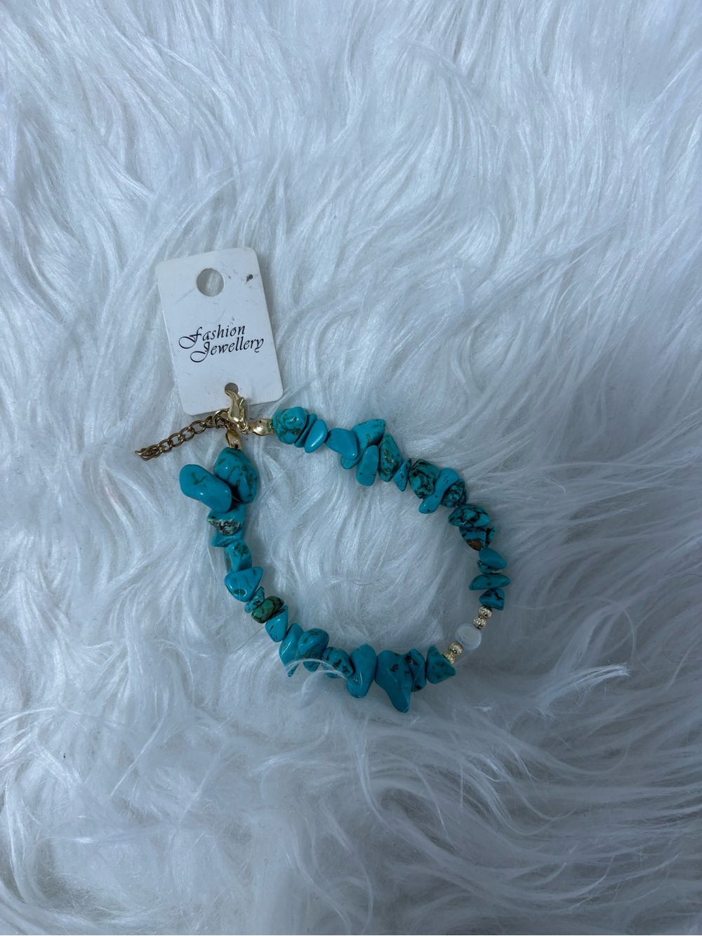 Fashion Jewelry Turquoise Chip Bracelet with Gold Chain Accent